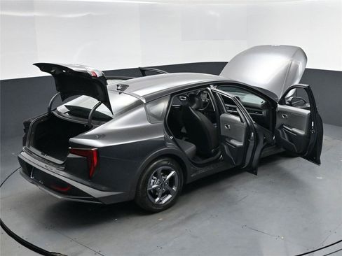 New 2025 Kia K4 LXS image 18