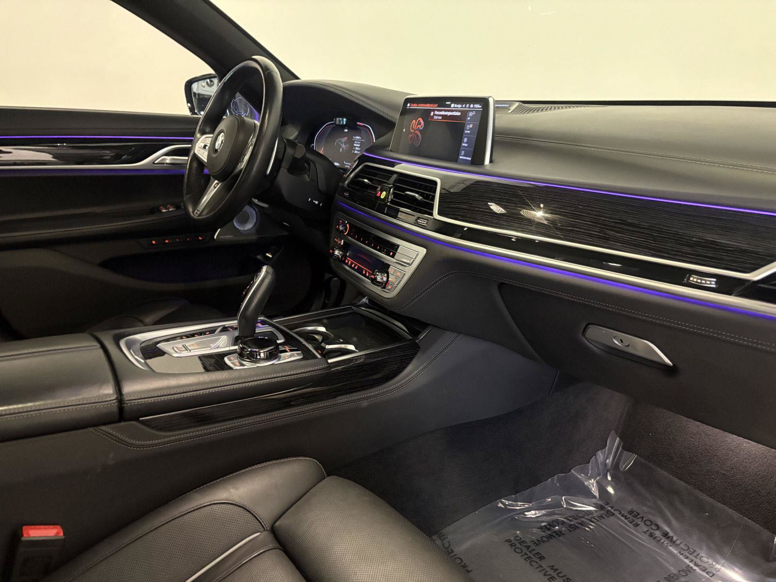 Used 2022 BMW 750i xDrive w/ Executive Package AWD/4WD image 59