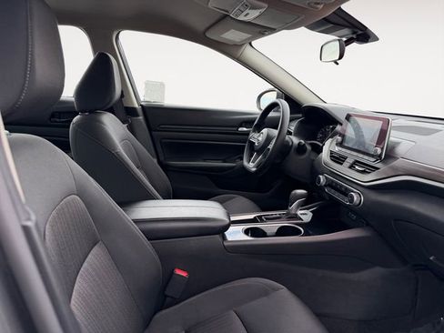 Used 2024 Nissan Altima 2.5 SV image 13