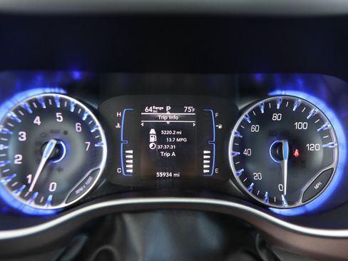 Used 2021 Chrysler Voyager Lxi image 22