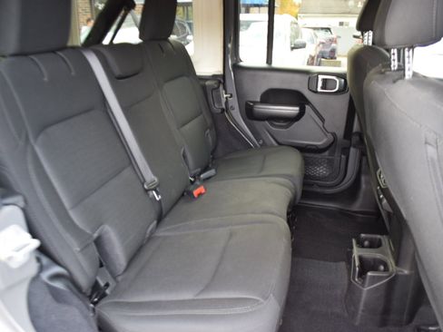 Used 2020 Jeep Wrangler Unlimited Sport S image 21