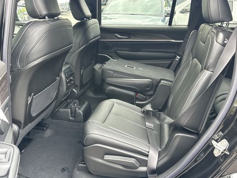 New 2026 Jeep Grand Cherokee L Limited w/ Limited Altitude Package AWD/4WD image 29