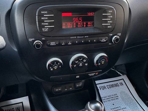 Used 2014 Kia Soul FWD image 16