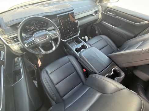 Used 2024 GMC Acadia Elevation AWD/4WD image 9