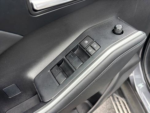 Used 2023 Toyota Highlander XLE FWD image 21