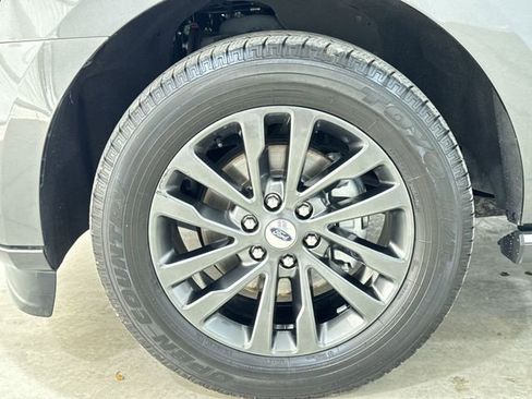 Used 2021 Ford Expedition Limited image 34