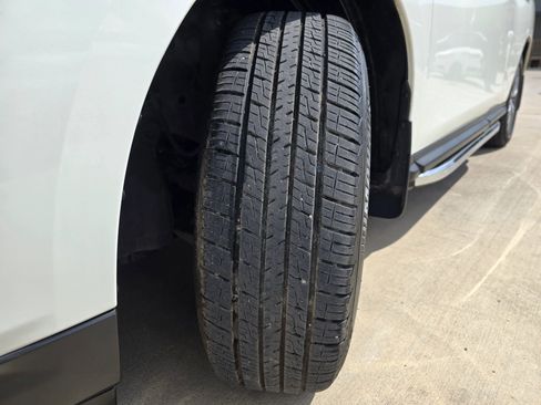 Used 2019 Nissan Pathfinder SV image 16