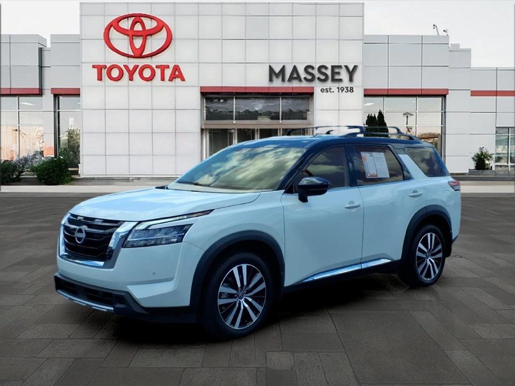 Used 2024 Nissan Pathfinder Platinum FWD image 7