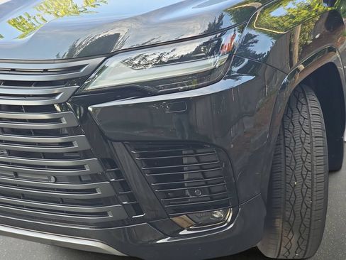Certified 2024 Lexus LX 600 4WD w/ Appearance Package image 33