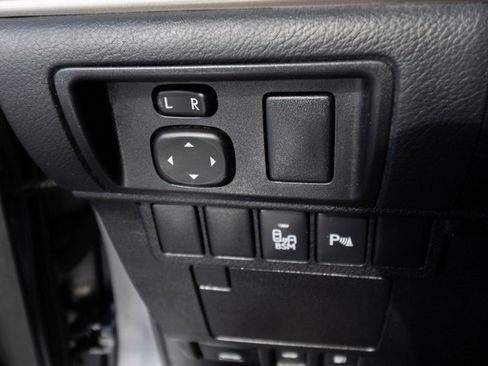 Used 2013 Lexus ES 300h image 56