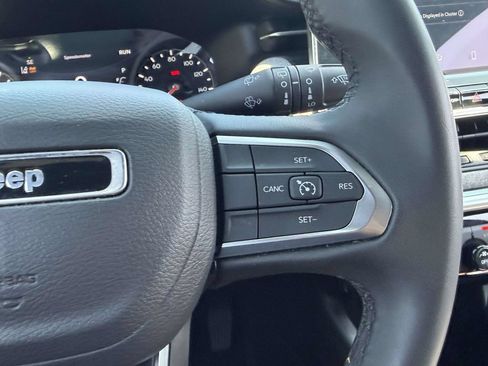 Certified 2024 Jeep Compass Latitude AWD/4WD image 32