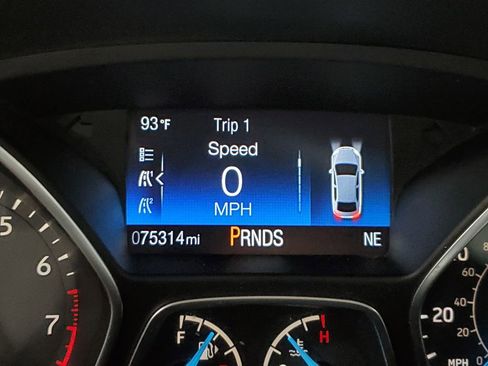 Used 2018 Ford Focus SEL FWD image 35