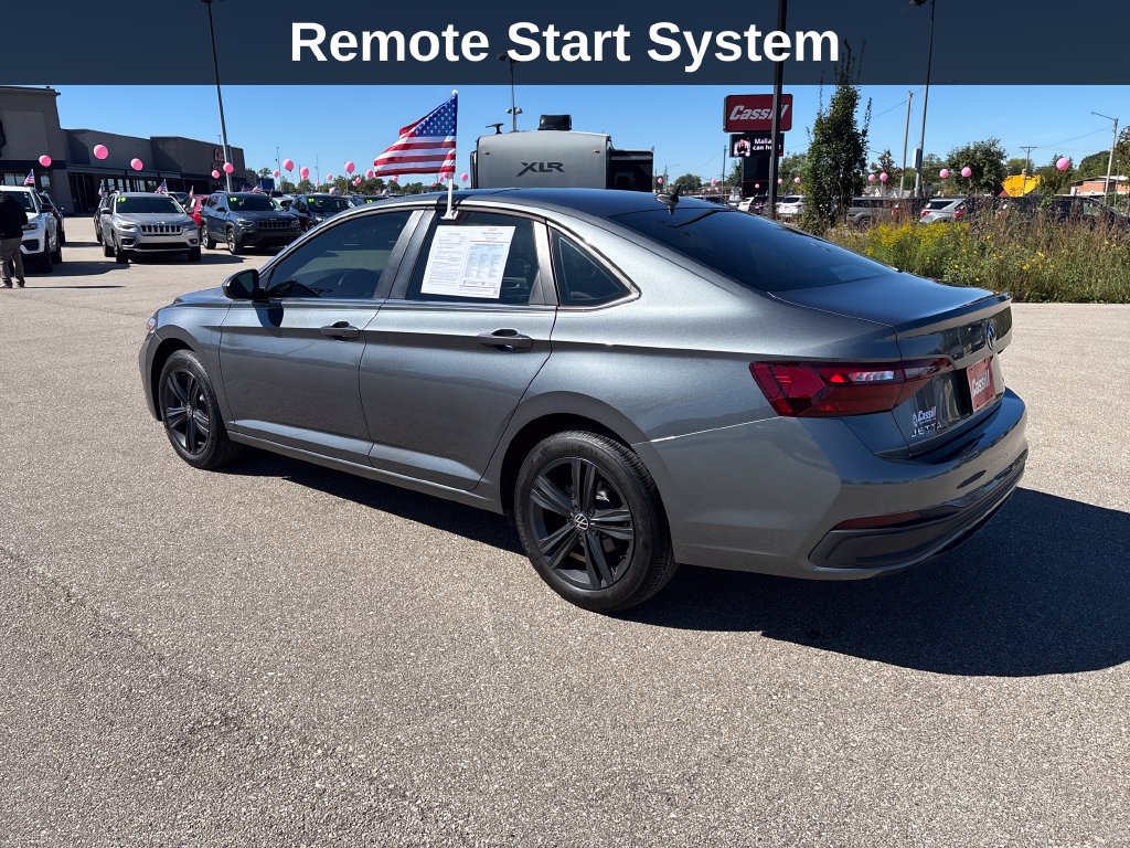 Used 2024 Volkswagen Jetta SE w/ Panoramic Sunroof Package FWD image 3