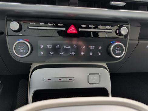 New 2026 Hyundai Ioniq 9 SEL image 18