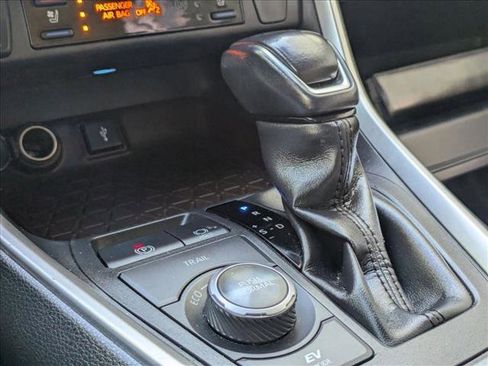 Used 2020 Toyota RAV4 Limited image 15