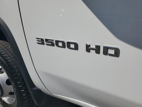 Used 2025 Chevrolet Silverado 3500 W/T image 29