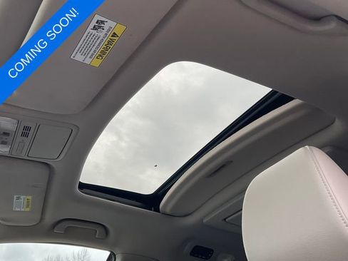 Used 2015 Honda Odyssey Touring Elite image 4