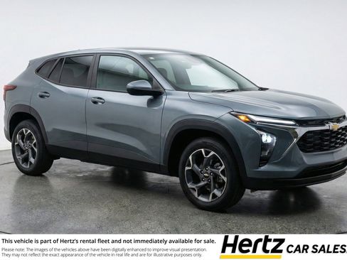 Used 2025 Chevrolet Trax LT image 1