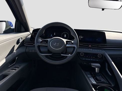 Certified 2025 Hyundai Elantra SEL image 21