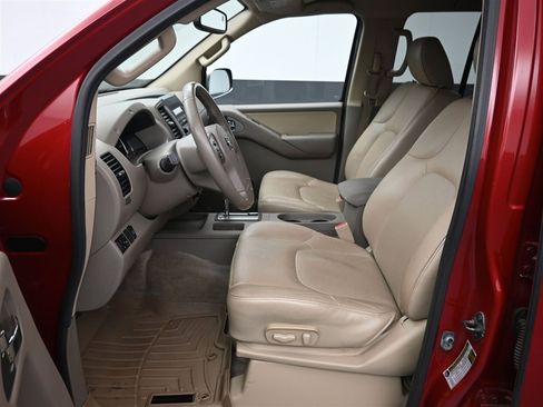 Used 2012 Nissan Frontier SL image 11