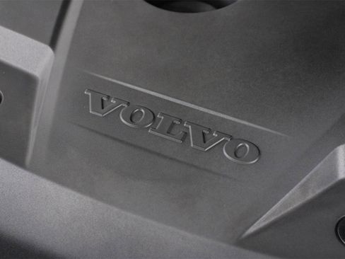 Certified 2024 Volvo XC90 T8 Plus image 25