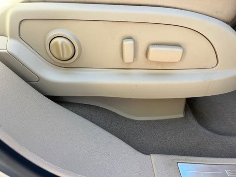 Used 2011 Buick Enclave CXL image 27