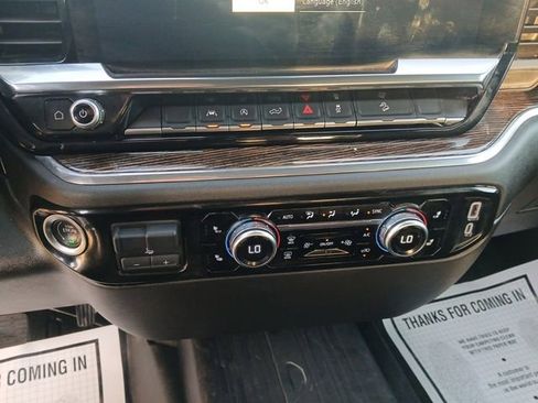 Used 2024 GMC Sierra 1500 SLE image 21