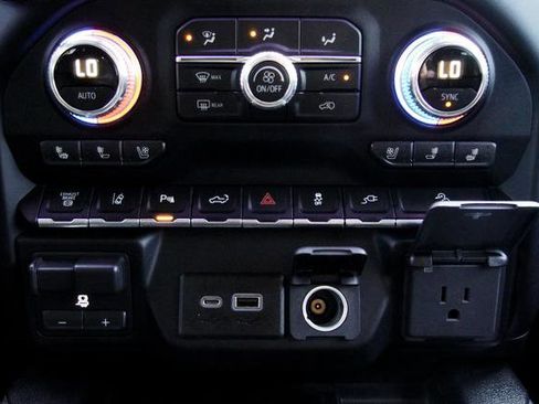 Used 2020 GMC Sierra 2500 Denali w/ Denali Ultimate Package image 21