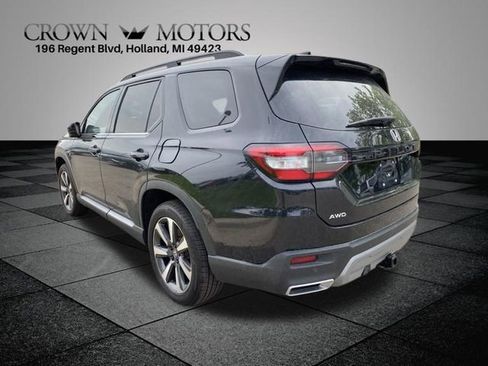 Used 2024 Honda Pilot Elite image 11