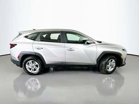 New 2025 Hyundai Tucson SE image 8