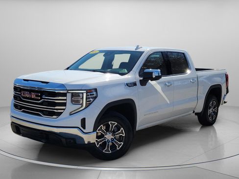 Used 2024 GMC Sierra 1500 SLT image 2