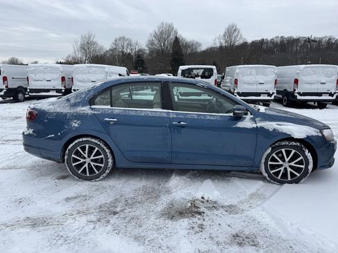 Used 2018 Volkswagen Jetta SE image 8