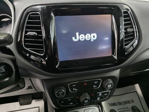 Used 2018 Jeep Compass Limited w/ Navigation Group AWD/4WD image 13