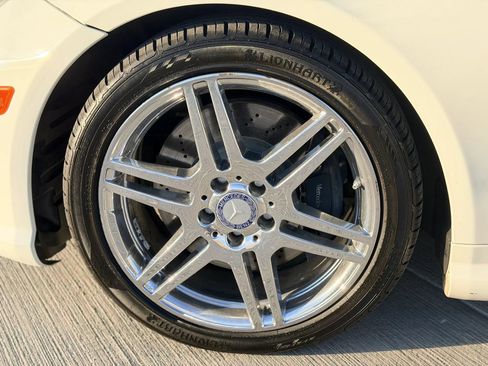 Used 2010 Mercedes-Benz E 550 Coupe image 8