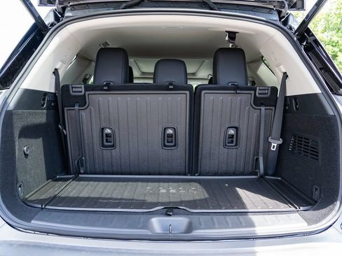 New 2026 Nissan Pathfinder Platinum w/ Cargo Package AWD/4WD image 8
