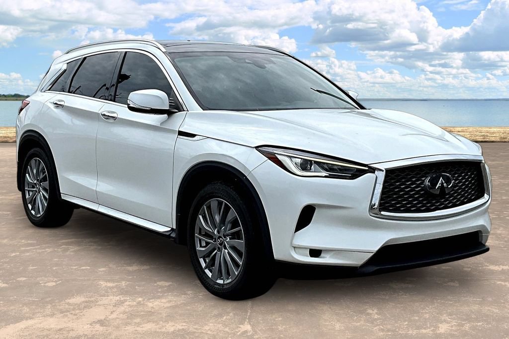Used 2023 INFINITI QX50 Luxe FWD image 3