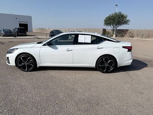 Certified 2024 Nissan Altima 2.5 SR w/ SR Premium Package FWD image 9