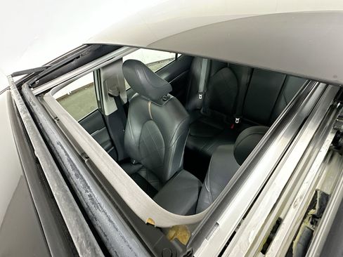 Used 2019 Toyota Camry XLE image 21