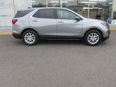 Certified 2024 Chevrolet Equinox LT image 2