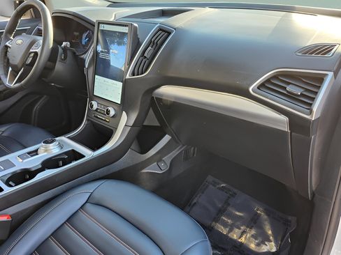 Used 2022 Ford Edge SEL w/ Sport Appearance Package image 21