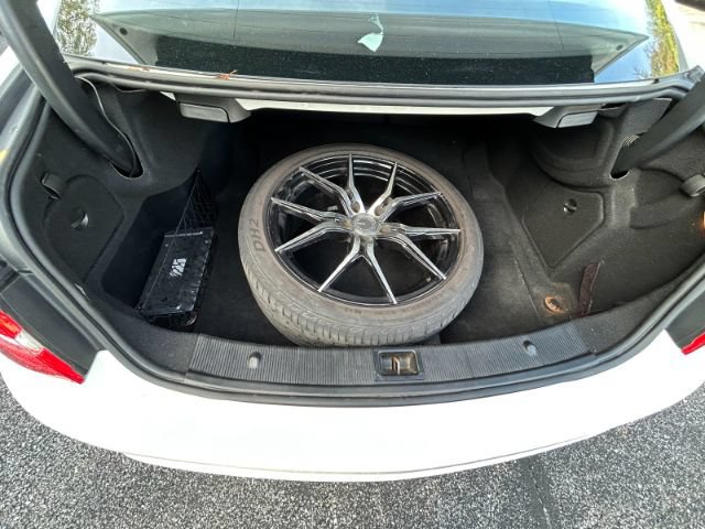 Used 2011 Mercedes-Benz E 550 Coupe image 30