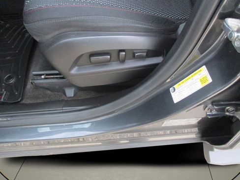 Used 2017 Chevrolet Equinox LT w/ Convenience Package image 20