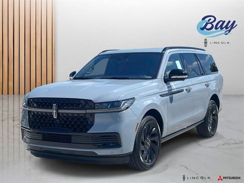 New 2025 Lincoln Navigator Reserve w/ Jet Appearance Package image 1