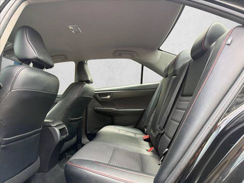 Used 2016 Toyota Camry SE FWD image 23