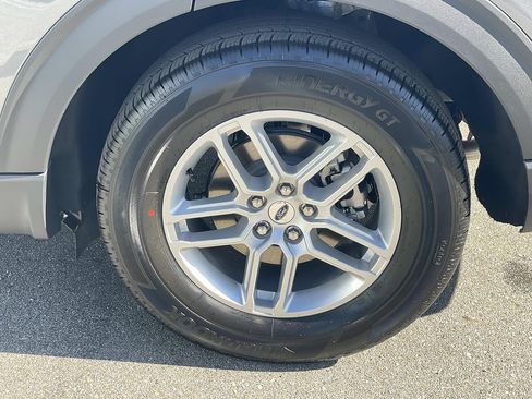 New 2026 Ford Explorer Active RWD image 33