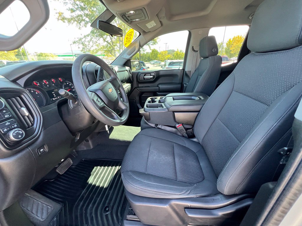 Used 2020 Chevrolet Silverado 1500 Custom w/ Custom Value Package AWD/4WD image 18