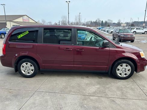 Used 2009 Dodge Grand Caravan SE image 4