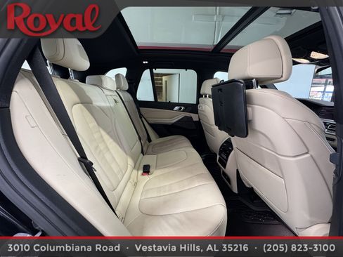 Used 2021 BMW X5 M50i image 10