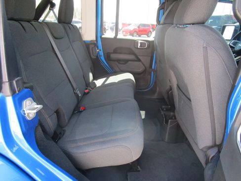 Used 2024 Jeep Wrangler Unlimited Sahara AWD/4WD image 19