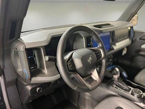 Used 2024 Ford Bronco Black Diamond image 9